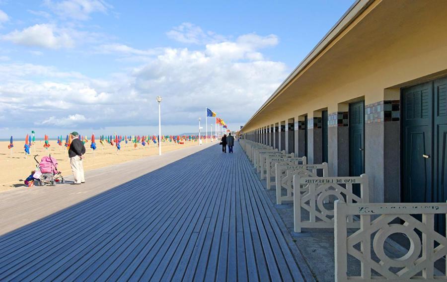"Magnifique 2 Pieces Deauville" Piscine Et Jardin Exterior foto