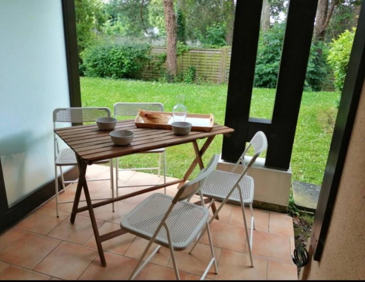 "Magnifique 2 Pieces Deauville" Piscine Et Jardin Exterior foto